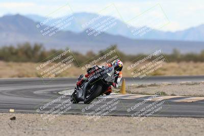 media/Nov-16-2025-Race Pace (Sun) [[8c5fa54630]]/Non Verified Riders (1st 20 Minutes)/5-Turn 15 (110pm)/